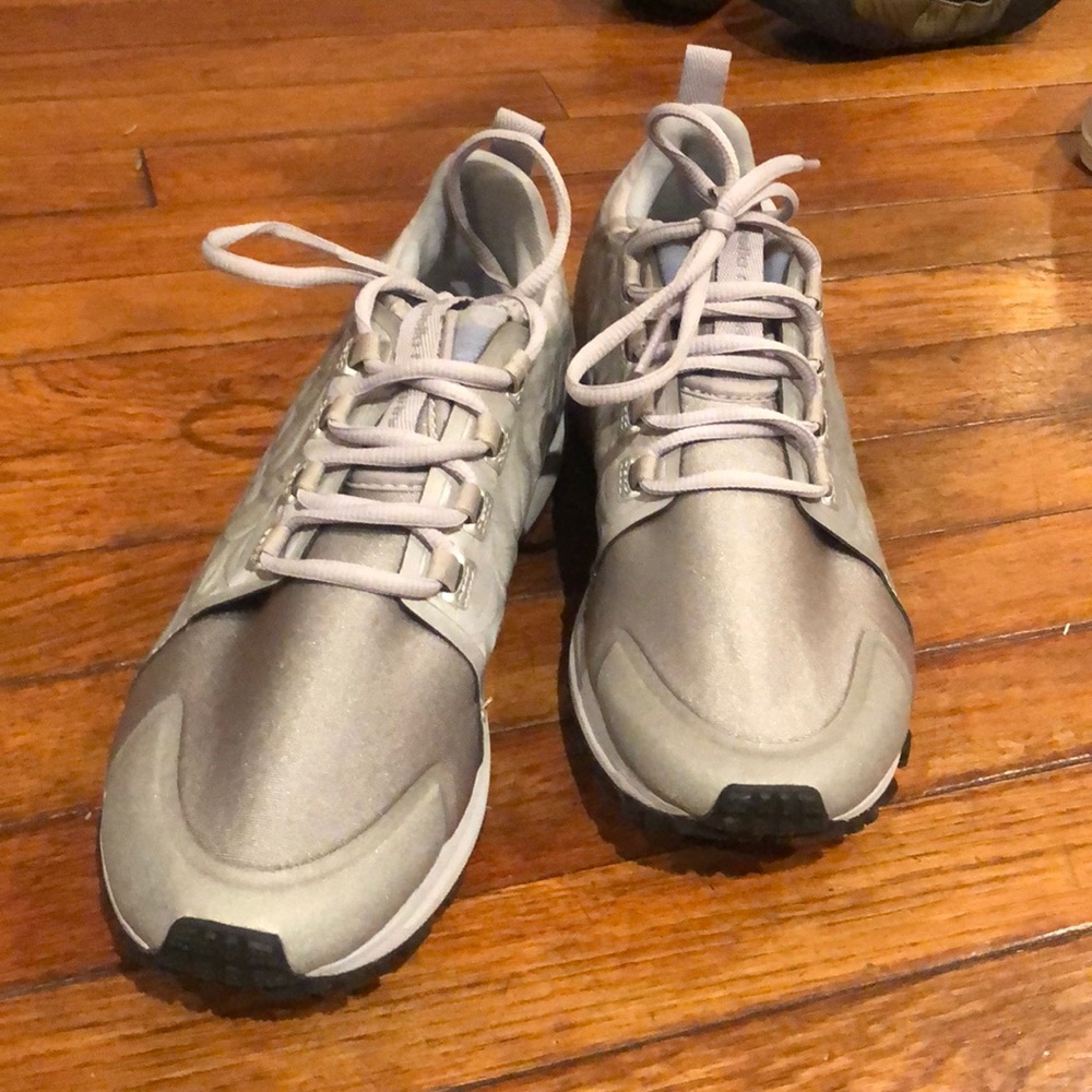 Women’s sneakers
